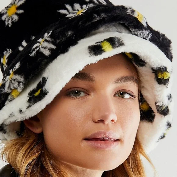 Free people lazy daisy plush set - Picture 1 of 8